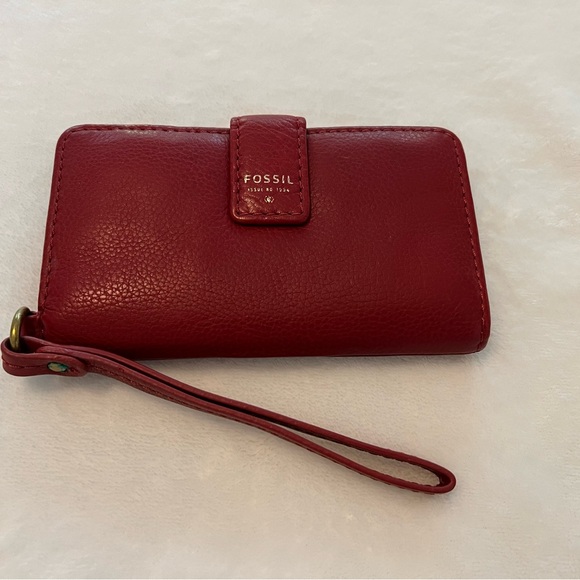 Fossil Red Wine Wrislet Wallet - Picture 2 of 4